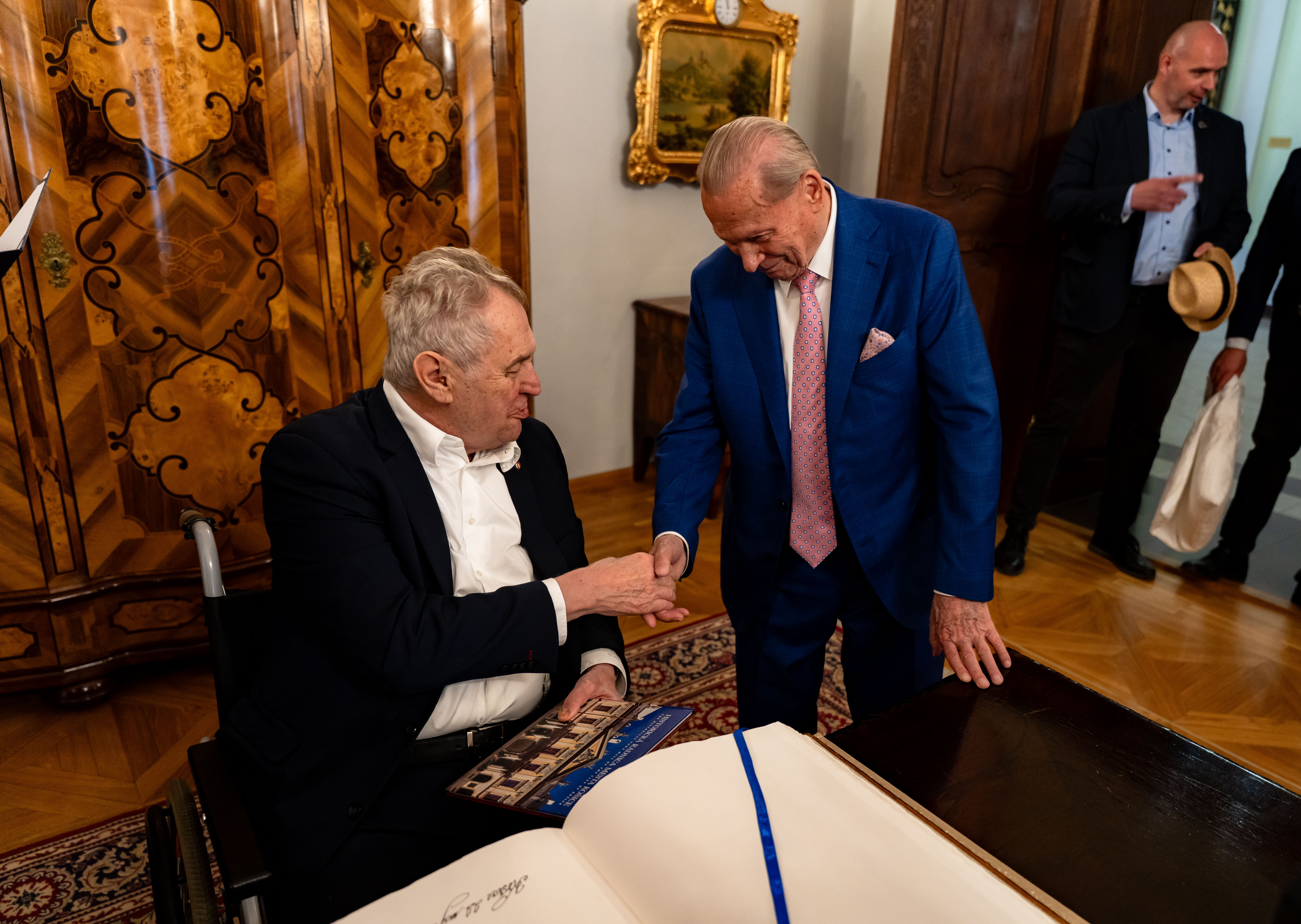 Prezident ZEMAN V Kosiciach so Schusterom -1-85